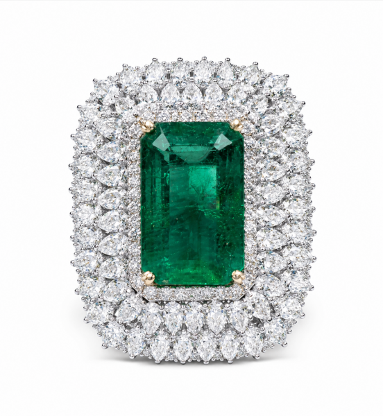 Royal collection Emerald Ring