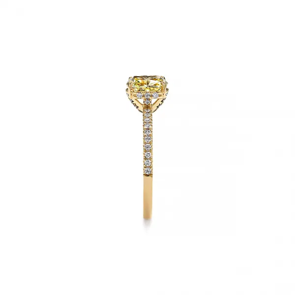 Ring with a Cushion-cut Yellow Diamond 